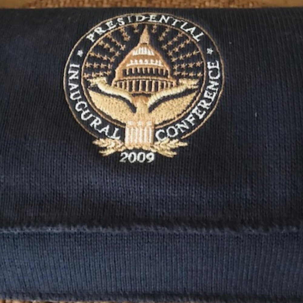 2009 PRESIDENTIAL INAUGURAL CONFERENCE LOGO EMBROIDERED NAVY BLUE ACRYLIC SCARF